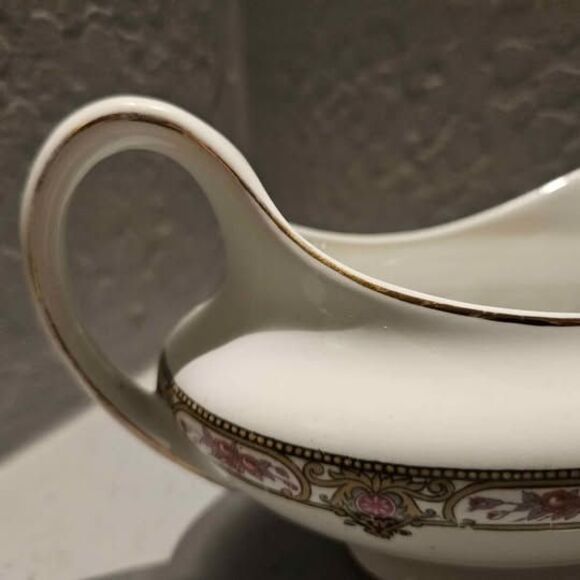 Gravy Boat Johnson Brothers Ormsby 3.5" x 7" - Picture 4 of 7